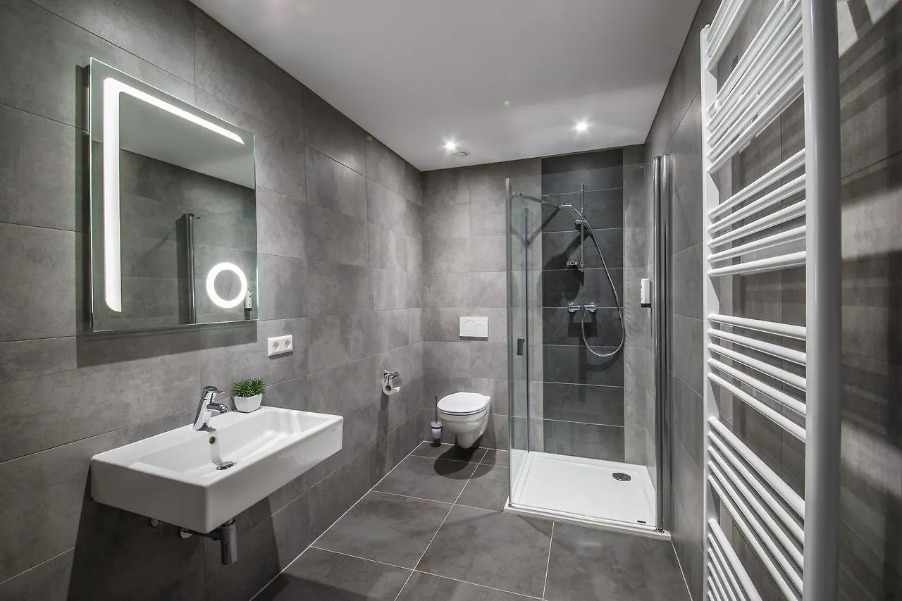 Mandarina Hotel Luxembourg Strassen 3*,